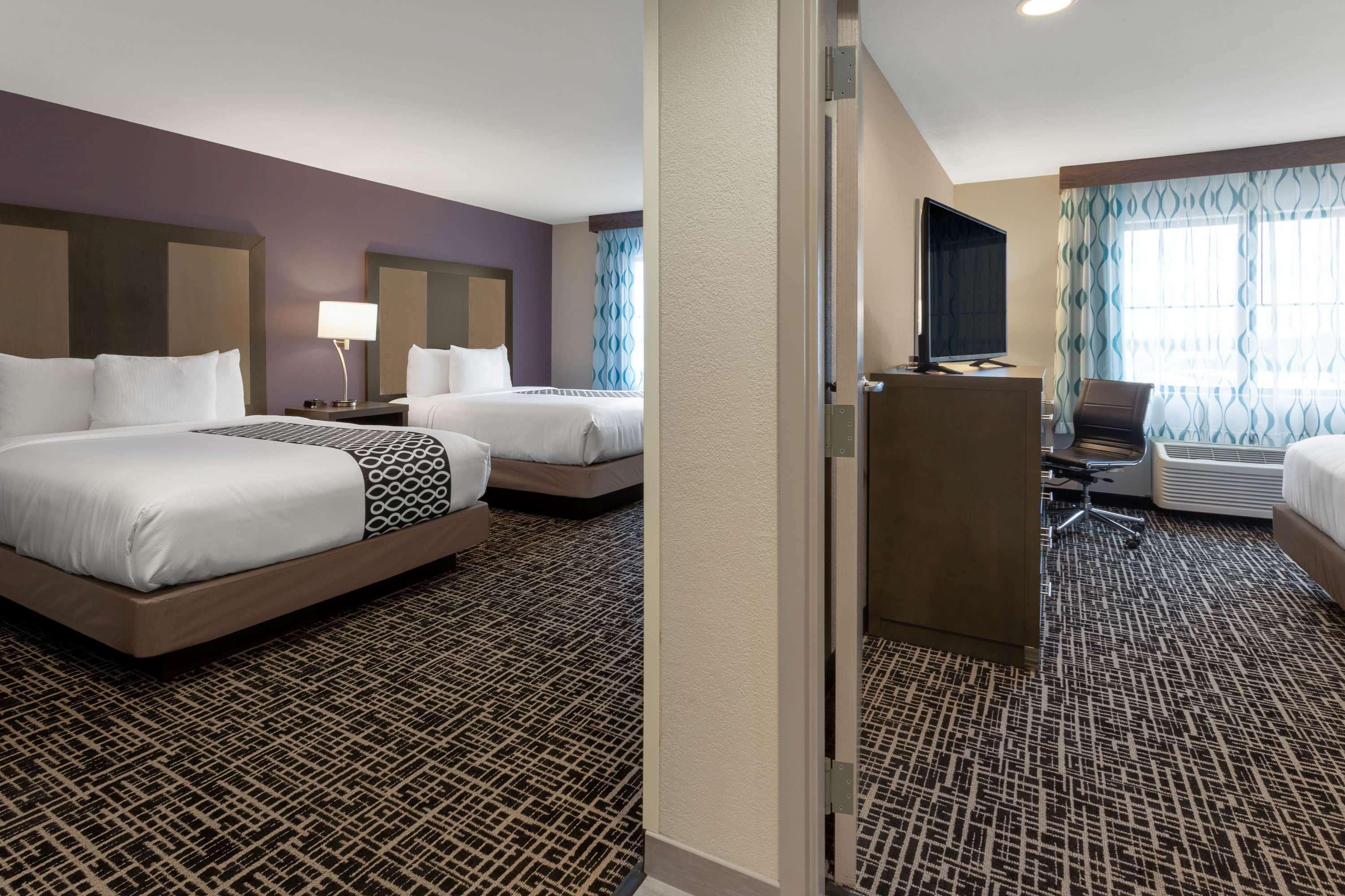 Hotel La Quinta By Wyndham Wichita Airport Exterior foto