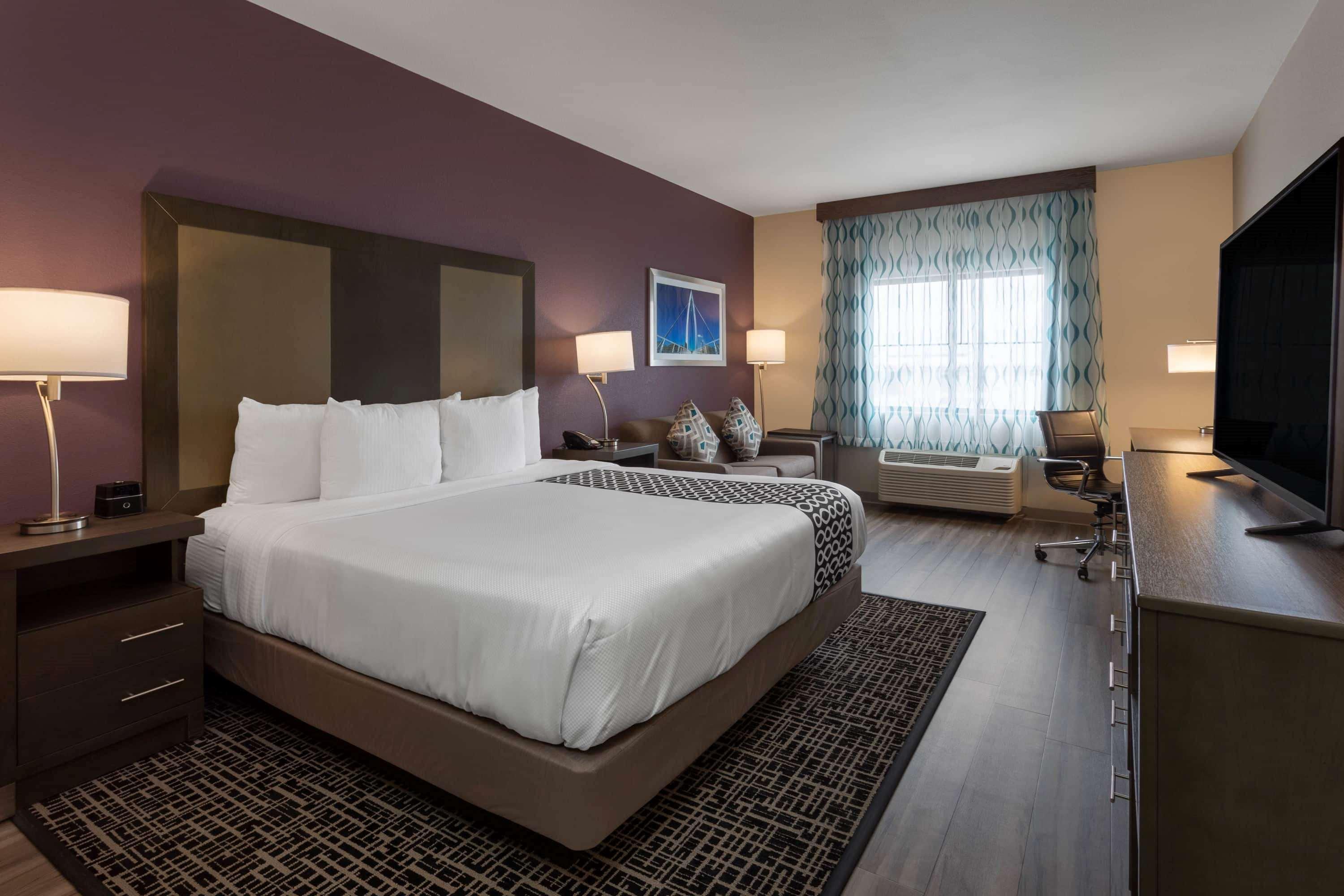Hotel La Quinta By Wyndham Wichita Airport Exterior foto