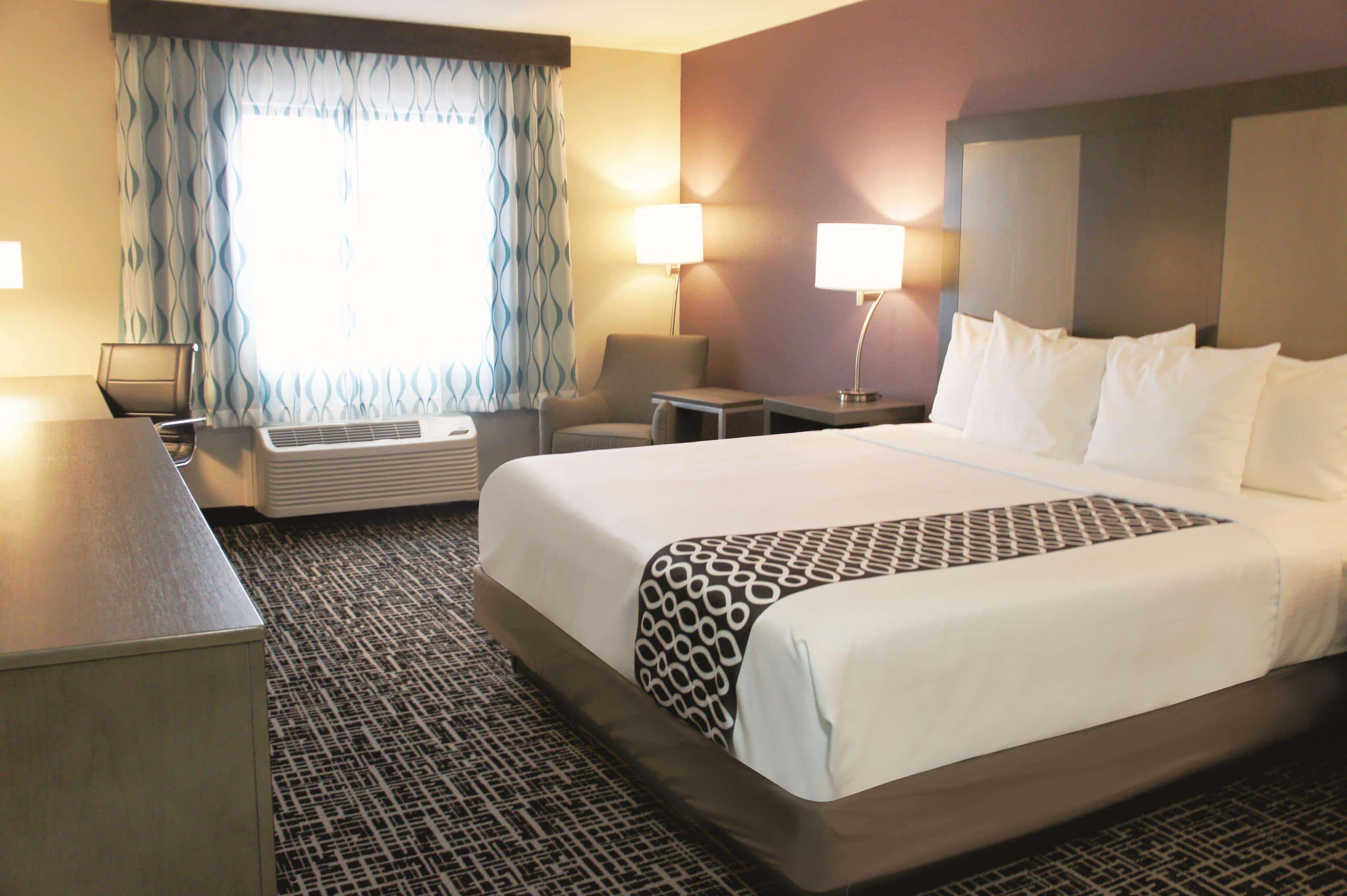 Hotel La Quinta By Wyndham Wichita Airport Exterior foto