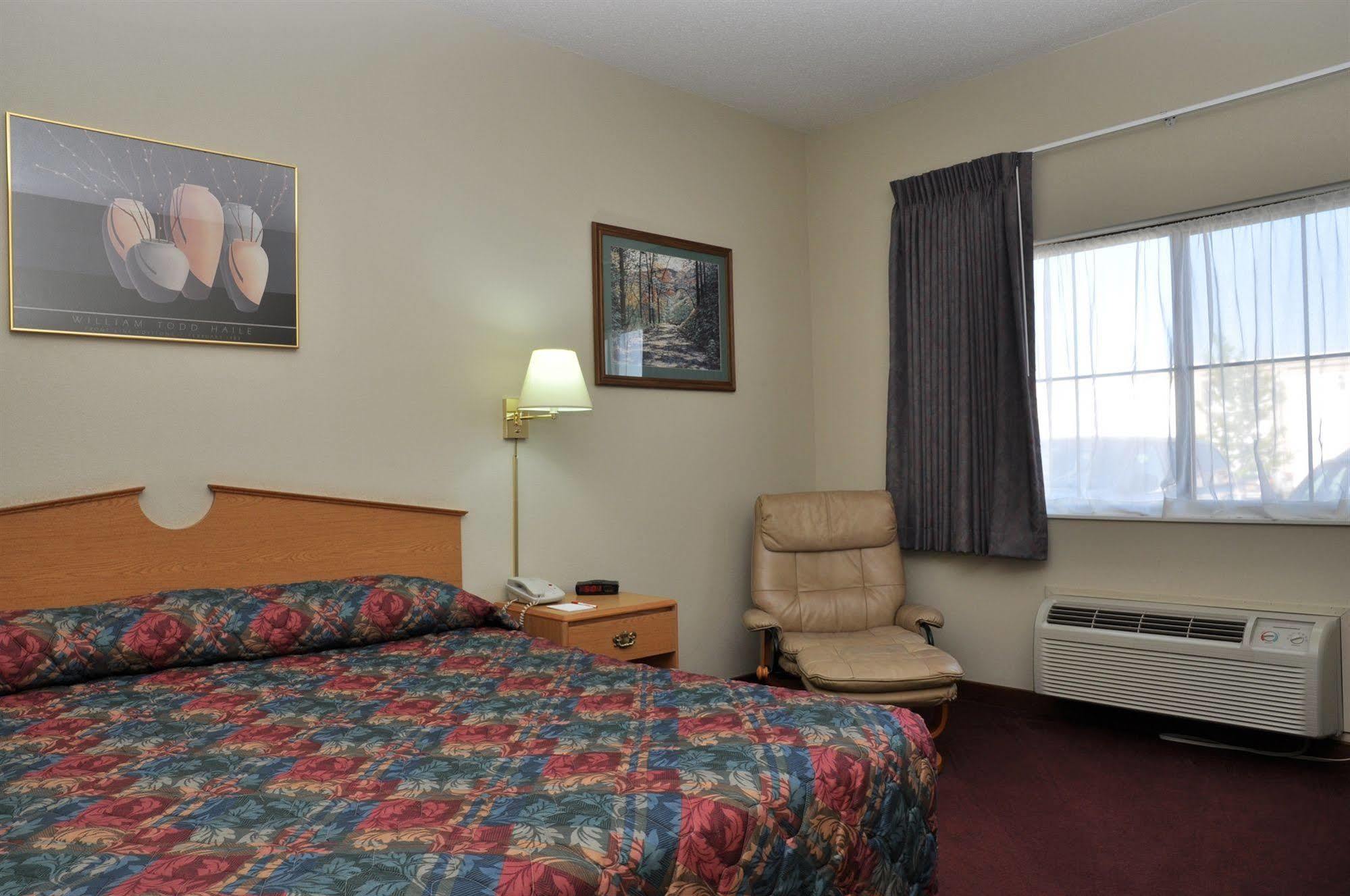 Hotel La Quinta By Wyndham Wichita Airport Exterior foto