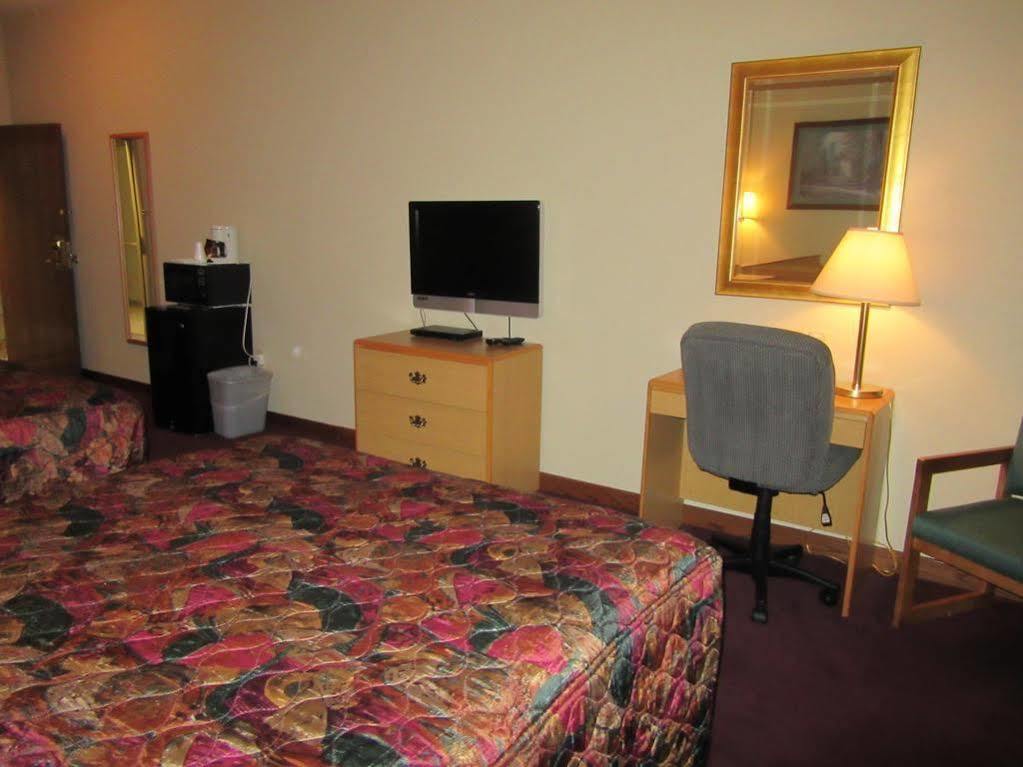 Hotel La Quinta By Wyndham Wichita Airport Exterior foto